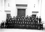 Konfirmander från folkskolan i början av 1900-talet.