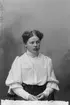 Hilma Wallgren; Ingår i porträttsamlingen från Knut Wallins ateljé.