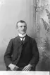 August Östman; Strömnäs; Ingår i porträttsamlingen från Knut Wallins ateljé.