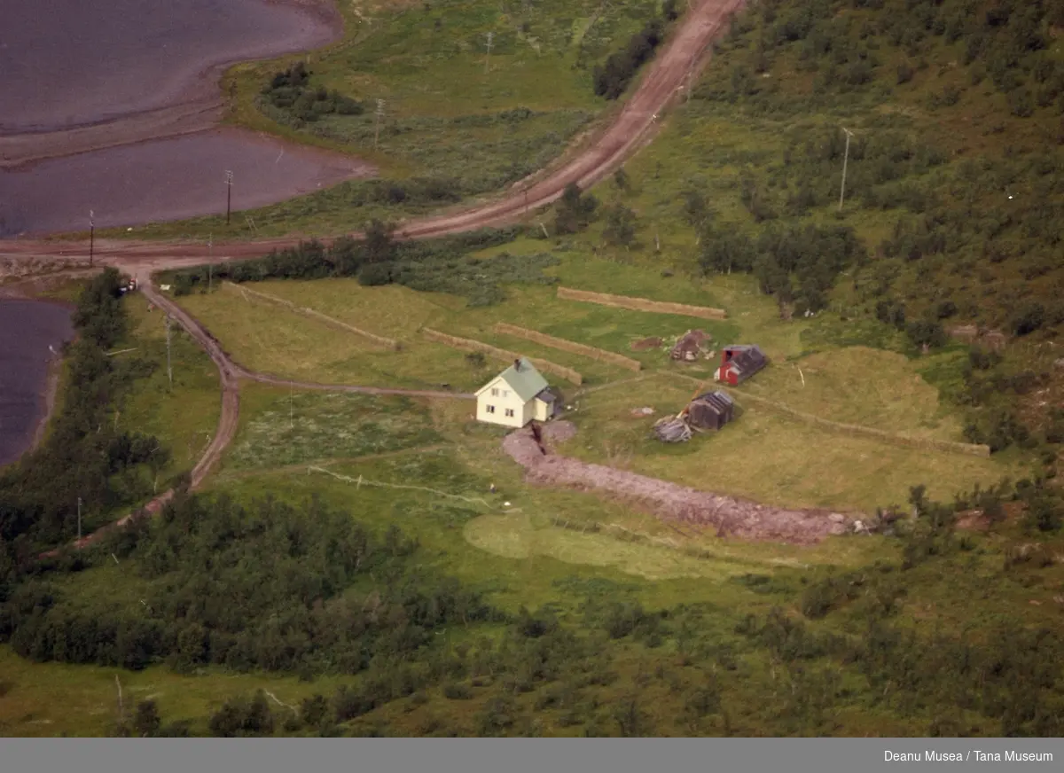 Fjellanger Widerøe flyfoto, Tana Kommune