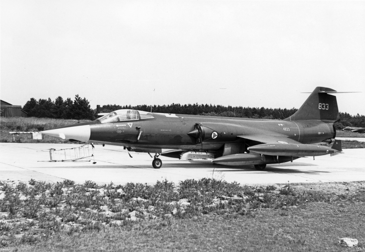 CF-104 Starfighter tail no 833 -Forsvarshistorisk museum / DigitaltMuseum