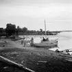 Båtar vid stranden i Munkebo. Danmark 1935.