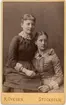 Kabinettsfotografi - Elise och Ida, Stockholm 1884