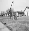 Hämtning av vatten i brunnen i Örkény. Tjeckoslovakien-Ungern-Österrike 1935.