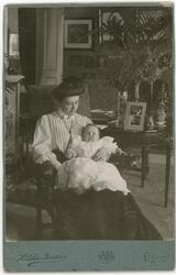 Kabinettsfotografi - Selma af Sandeberg med dottern Ulla, En