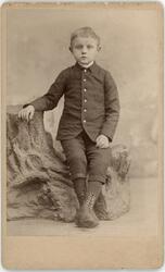 Kabinettsfotografi - Anton Söderlund från Hummelsta, Enköpin