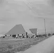 Gård vid Zuiderzee, (nuvarande IJsselmeer). Tyskland-Holland-Belgien 1938. IJsselmeer är en insjö i Nederländerna som uppstod genom uppförandet av en dammbyggnad i Zuiderzee, en vik av Nordsjön.