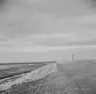 Bron Afsluitdijk? vid Zuiderzee, (nuvarande IJsselmeer). Tyskland-Holland-Belgien 1938. IJsselmeer är en insjö i Nederländerna som uppstod genom uppförandet av en dammbyggnad i Zuiderzee, en vik av Nordsjön.