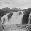 Ett vattenfall i Jotunheimen-området. Norge 1946.