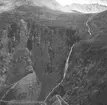 Trollstigen med vattenfallet. Norge 1946.