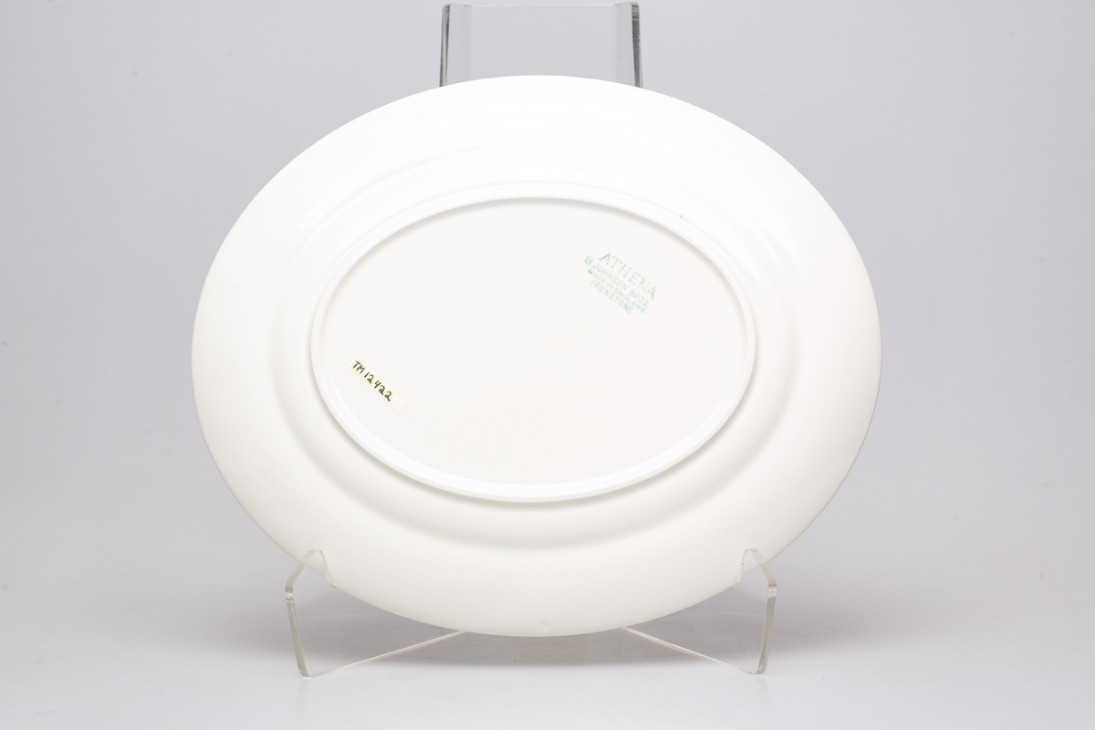 ovalt fat, riflet langs kanten