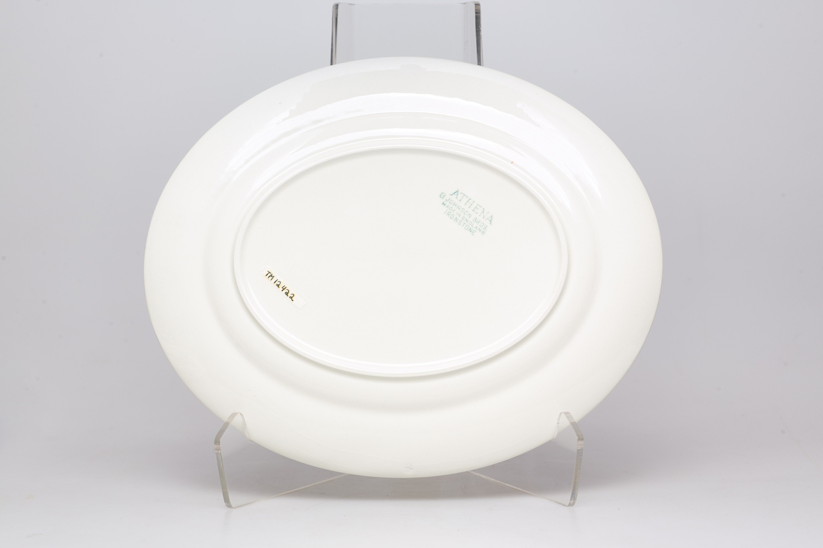 ovalt fat, riflet langs kanten