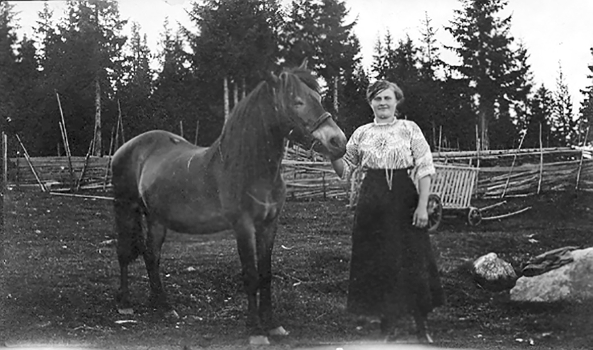 Guri Landaasen med hest.