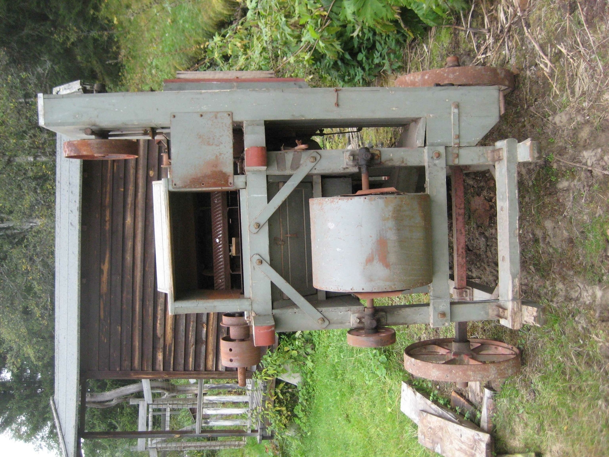 Treskeverk, gave til Nordøsterdalsmuseet fra Egil Stubsjøen. Globus maskinfabrikk, Brumunddal. 