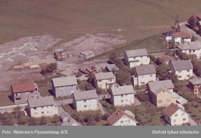 Flyfoto av boligområde på Vesteng i Tune.