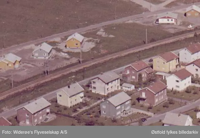 Flyfoto av boligområde på Vesteng i Tune.