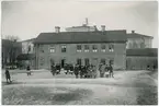 Prinsens folkskola - barnhuset med småbarnsskola och arbetssalar för folkskolans pojkar, Uppsala omkring 1900