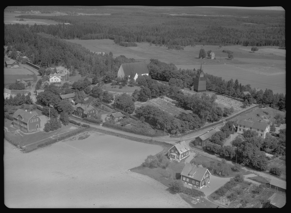 Flygfoto över Möklinta.