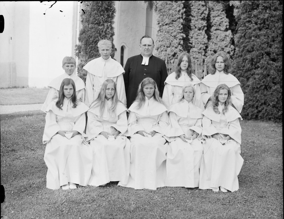 Konfirmander, Hargs kyrka, Uppland