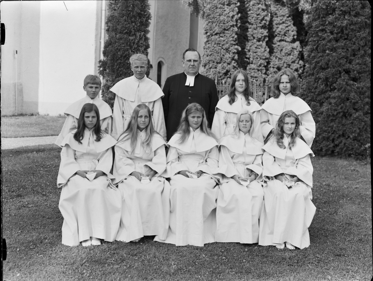 Konfirmander, Hargs kyrka, Uppland