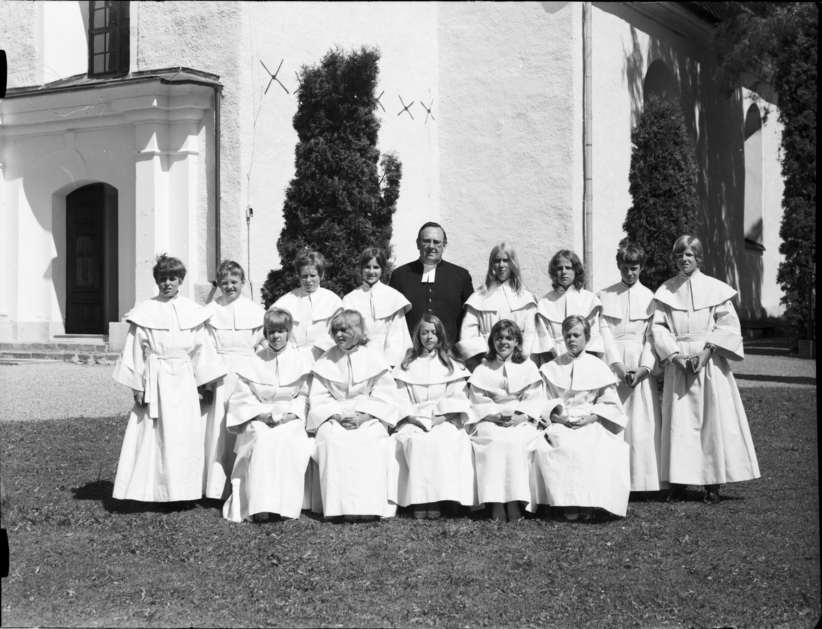 Konfirmander, Hargs kyrka, Uppland 1969