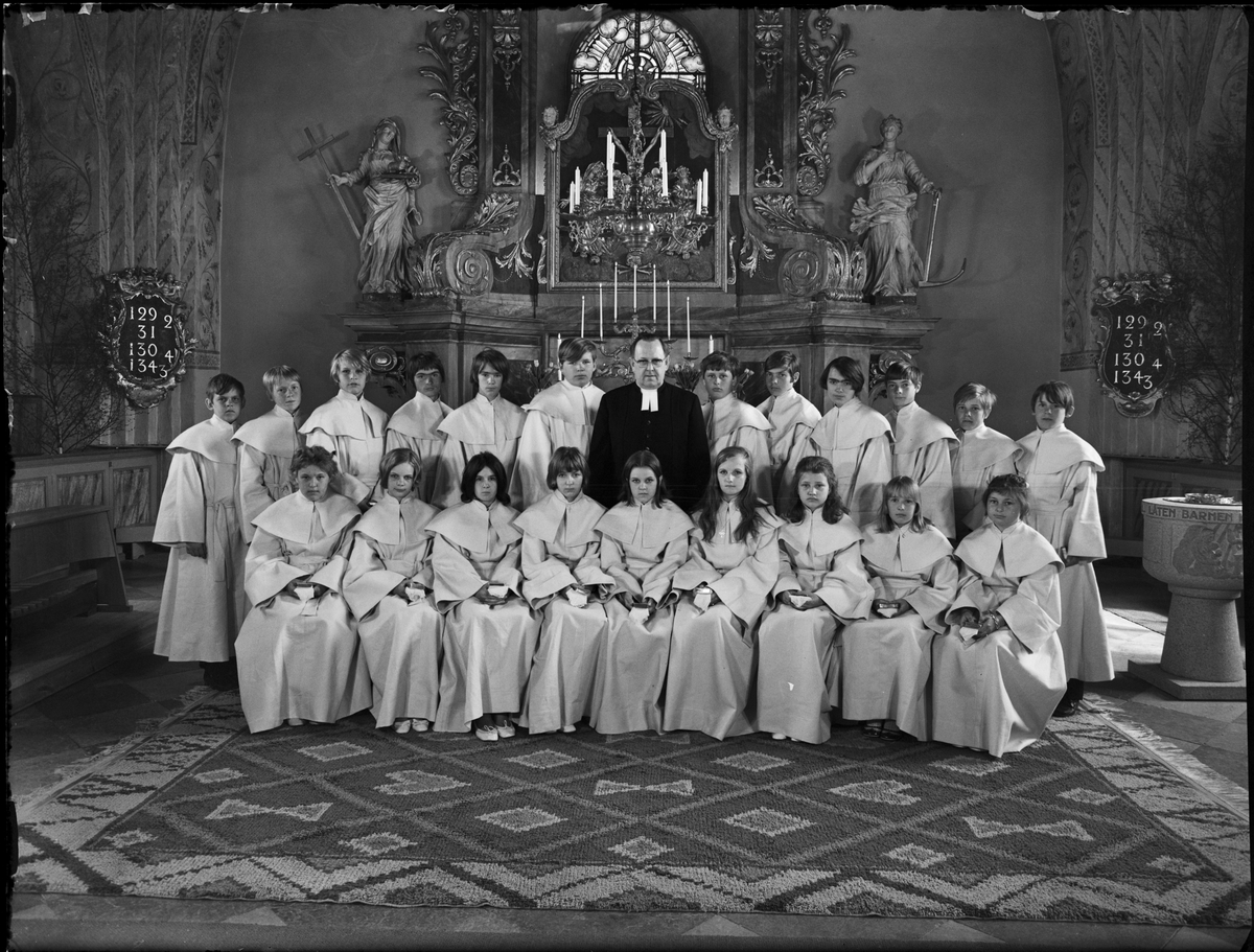 Konfirmander, Börstils kyrka, Uppland 1970