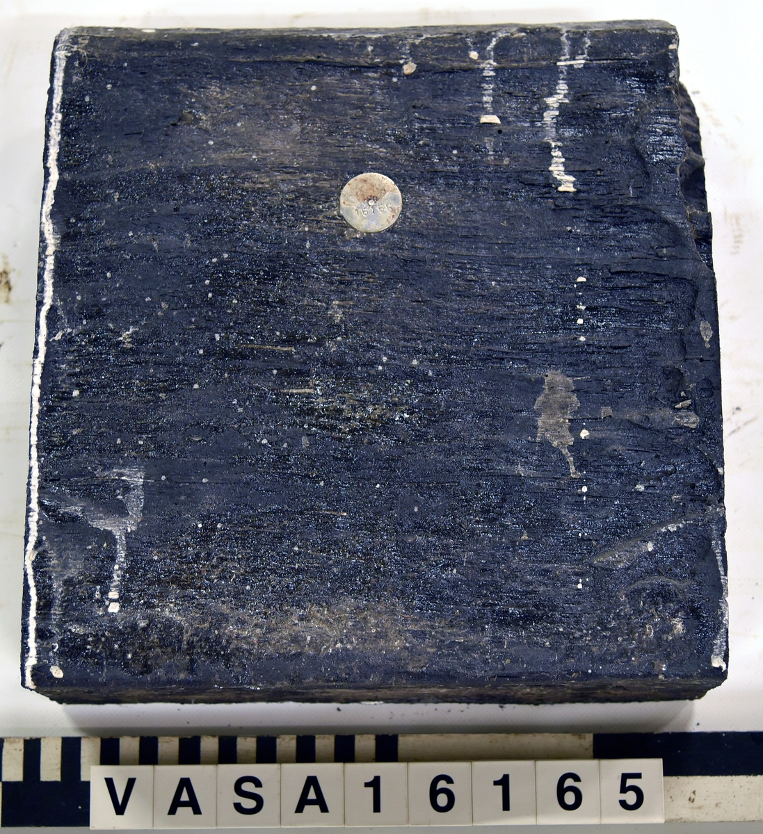 Lavettkolv, extremt skörd. 

Transom from a gun carriage, extremly weakened.
