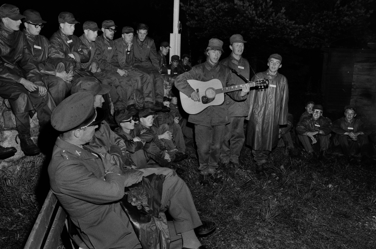 3/4 delar av Hootenanny  Singers gör lumpen i Linköping, 1966. Björn Ulvaeus, Johan Karlberg och Tonny Roth .