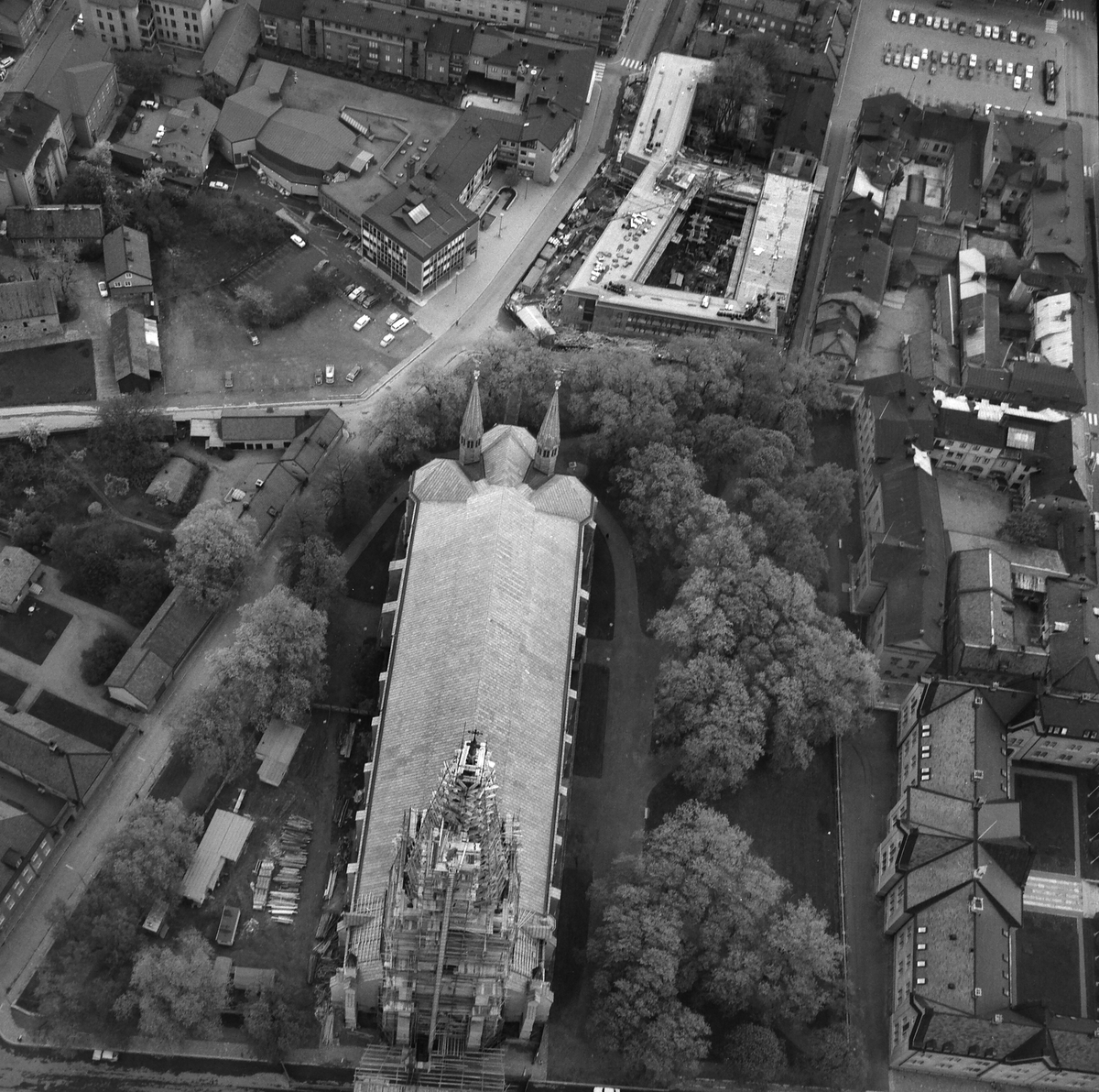 Flygbilder över centrala Linköping 1968. Domkyrkan, Stora torget, Ågatan, Stadshuset,