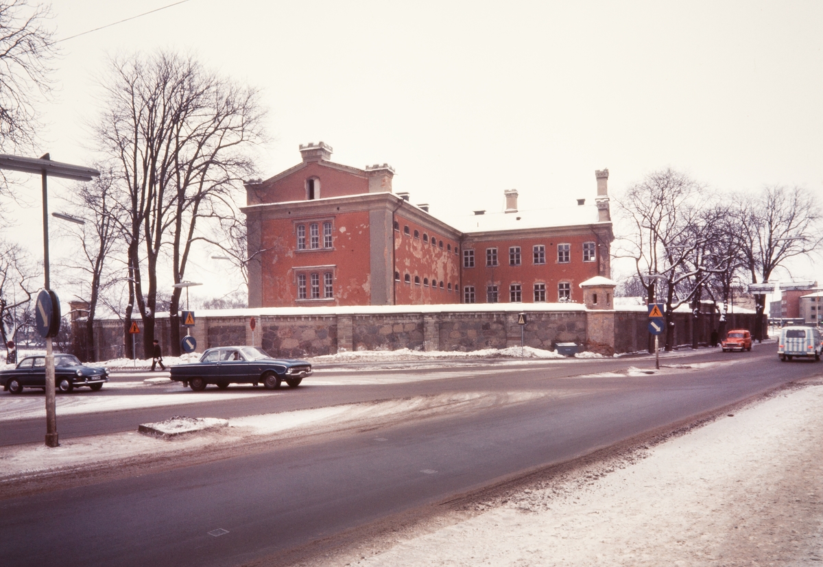 Exteriör och interiör från fängelset före rivning, 1969.