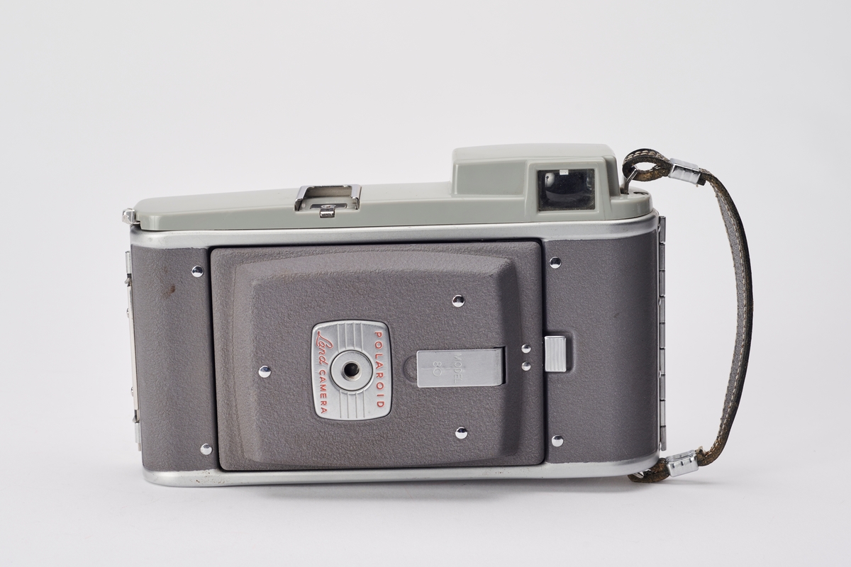 Model 80 (Highlander) er et instant kamera, produsert av Polaroid fra 1954 til 1957. Kameraet er designet som et foldekamera med bærestropp og utstyrt med en sokkel for montering av blits.
Objektiv: 100 mm/f8.8 
Lukkertid: 1/25-1/100 sek.