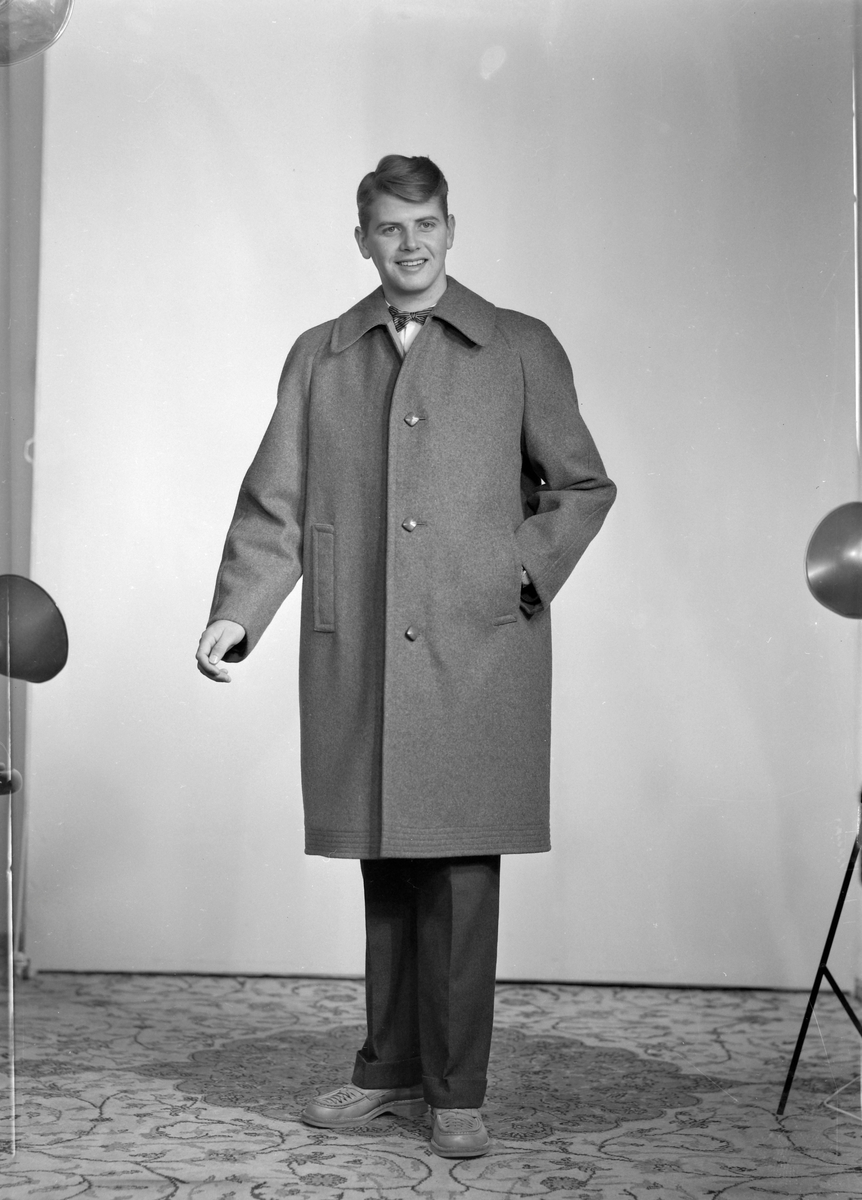 Modell for herreklær - vendbar kappe