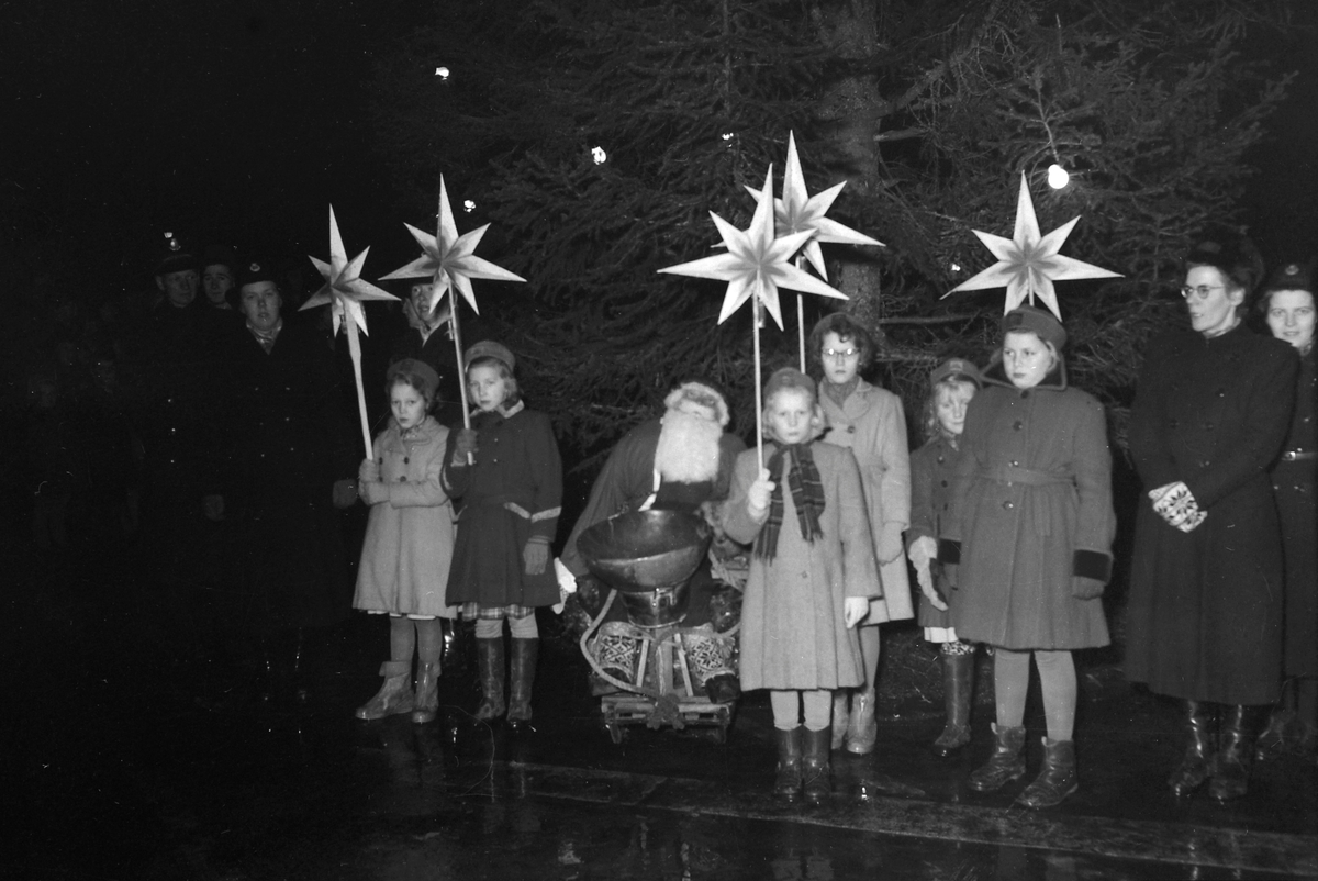 Tenning av juletreet på Torvet