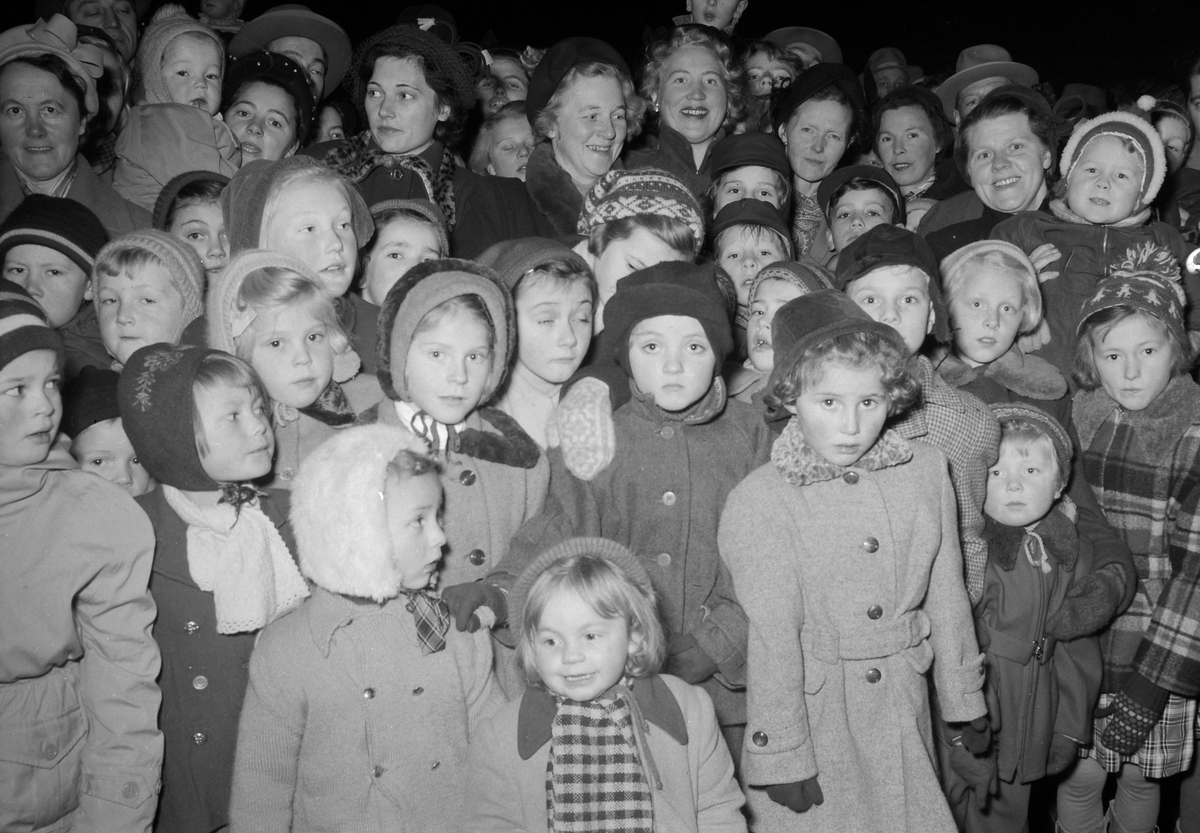 Tenning av juletreet på Torvet