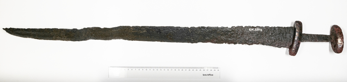 Vikingatidssvärd, 74 cm långt.