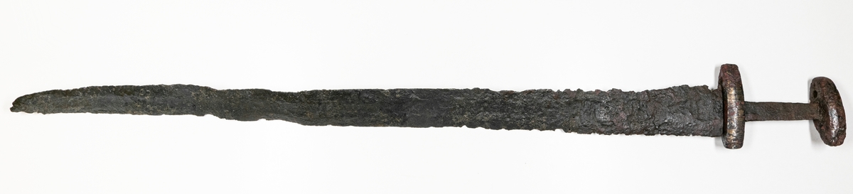 Vikingatidssvärd, 74 cm långt.