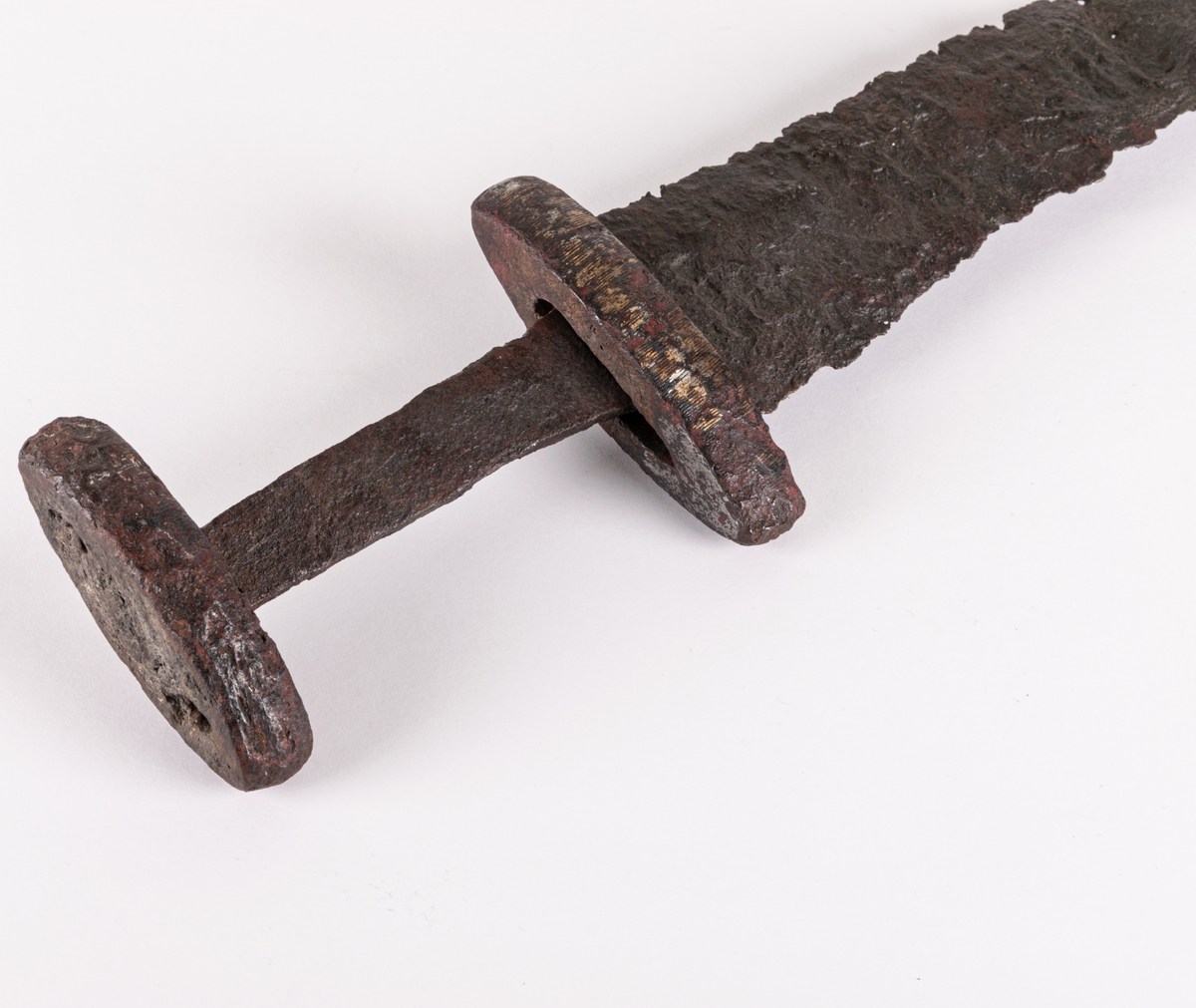 Vikingatidssvärd, 74 cm långt.