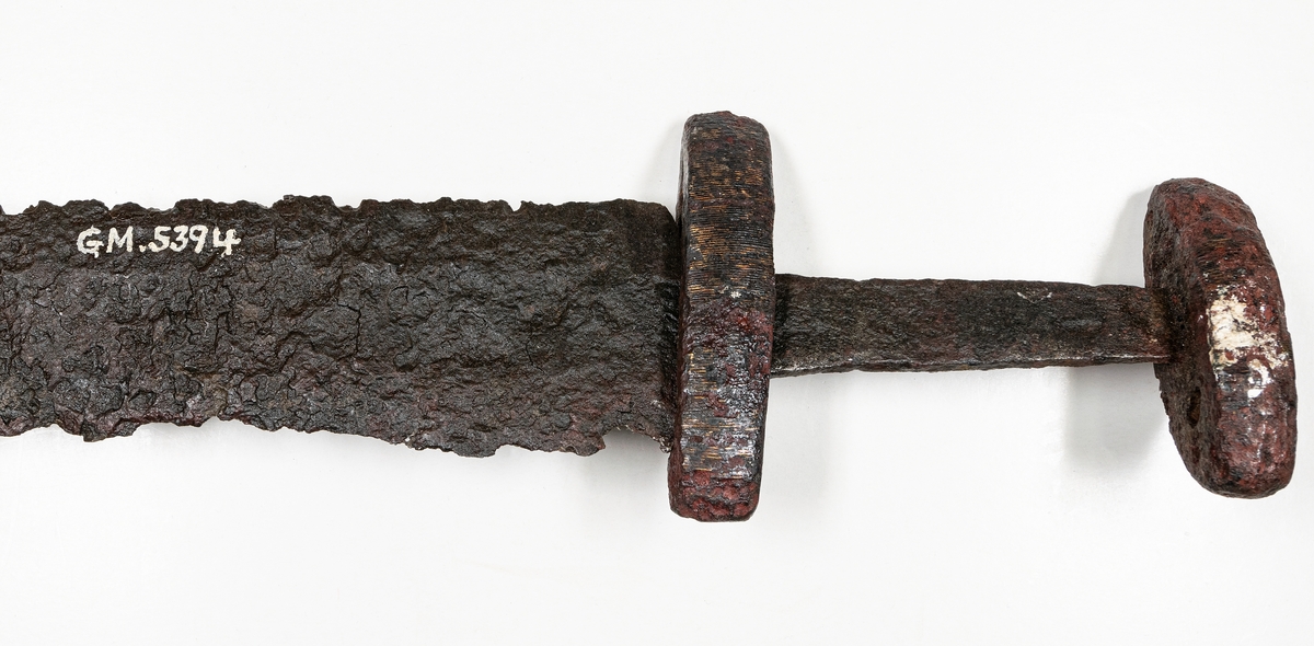 Vikingatidssvärd, 74 cm långt.