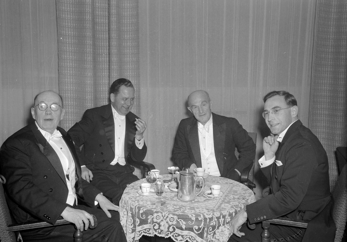 Spareskillingsbanken feirer 100 år