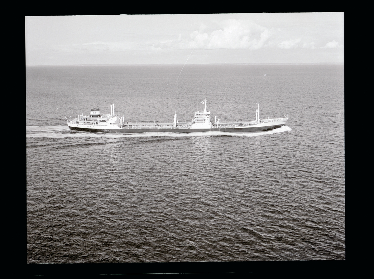 M/S Wilchief DWT. 18.840
Rederi Anders Wilhelmsen, Oslo Norge
Kölsträckning 60-10-03 Nr. 196
Leverans 61-07-06
Tankfartyg