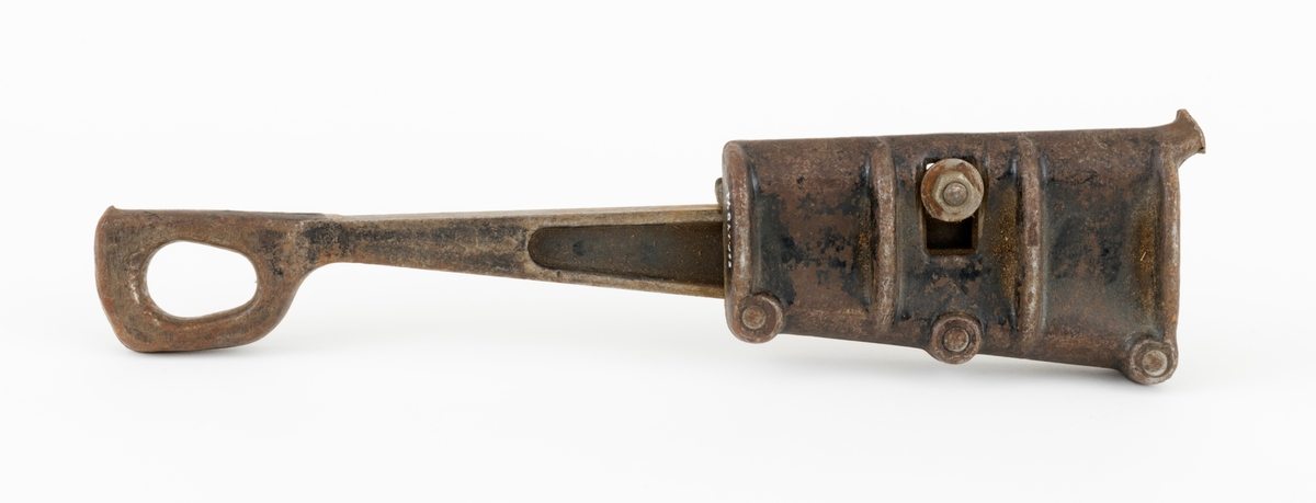 Kileklemme er et redskap som brukes for å stramme, holde fast, ståltau. Denne klemmen kan brukes på ståltau med diameter fra 10,5 til 14 millimeter. Sigurd Eide skriver at en kileklemme "[...]brukes bl. a. under stramming av barduner og bæretau (for mindre anlegg), og feste når tau skal trekkes i terrenget. Kileklemma festes til tauet ved å slå en kile fast [...]. Inntil kilen ligger en løs låseskinne med rifler. Ståltauet presses fast mellom låseskinnen og et avrundet spor i selve klemma."  (Se Eide, Sigurd, "Ståltau i skogbruket", s. 52, her forklares bruken av klemma.)