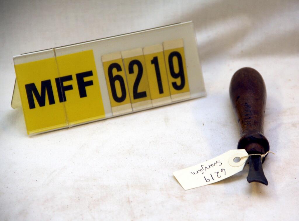 Gåva av: "Cederholms Stbh." (liggaren)

Överförd till MFF6184, Samling. (EW)