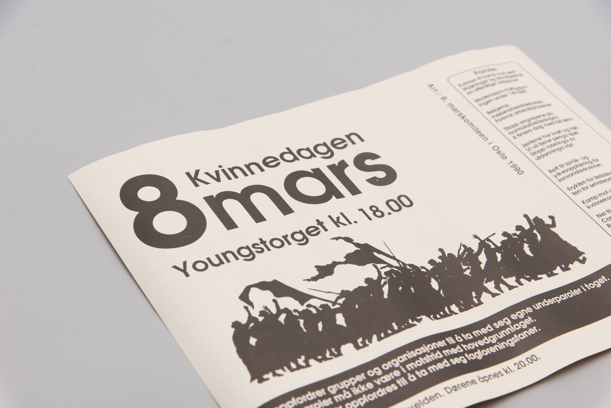 To stk identiske løpesedler/program i sort/hvitt med tekst og illustrasjoner til 8. marsmarkeringen i Oslo 1990.