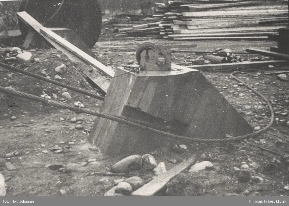 Kabelfeste. Storelv bru i Børselvfjellet, 1946.