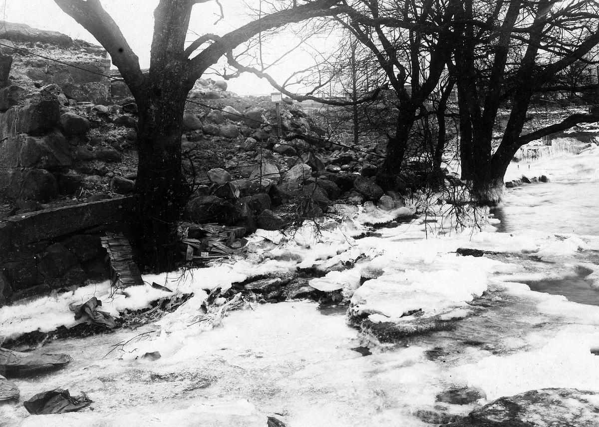 Laholm, Lagaholm, RAÄ 38. Laholms landsförsamling. Lagaholms slottsruin under utgrävning.