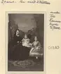 Porträtt av Adelaide Peyron med döttrarna Elisabeth och Sigrid. Enligt uppgift ska fotografiet vara taget i Paris 1860.
Från år 1852 var Adelaide gift med Sigge Sparre och familjens östgötska anknytning ligger främst i makarnas ägarskap av godset Bjärka-Säby söder om Linköping, där man även hade sin hemvist under åren 1860-68. I moderns knä sitter Elisabeth, familjärt kallad Bibi. Född i Stockholm 1859 och uppvuxen i nämnda Bjärka-Säby och vidare Kristianstad, som var familjens hemort från år 1868. Gift i Stockholm 1889 med kapten Albin Vilhelm Holmberg. Till höger ses makarnas förstfödda barn, dottern Sigrid. Hon föddes i Malmö 1853 och kom vidare i livet att gifta sig med överståthållaren Robert Dickson.
Förutom döttrarna Bibi och Sigrid hade makarna två söner. Mest bemärkt av barnen blev sedermera sonen Sixten som gått till historien med sin kärleksrelation till cirkusartisten Elvira Madigan som slutade i gemensamt självmord i ett skogsområde på ön Tåsinge i Danmark den 19 juli 1889.