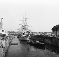 Utbogsering av Jarramas i Polhemsdockan