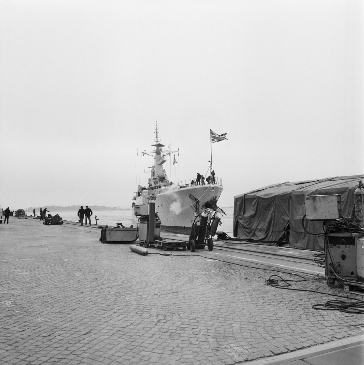 Bilden visar brittiska fregatten HMS Plymouth (F126) som kolliderade med den västtyska fregatten Braunschweig (F225) i dimma under en NATO-övning utanför Bornholm den 11 april 1984.Bilden visar brittiska fregatten HMS Plymouth (F126) som kolliderade med den västtyska fregatten Braunschweig (F225) i dimma under en NATO-övning utanför Bornholm den 11 april 1984.