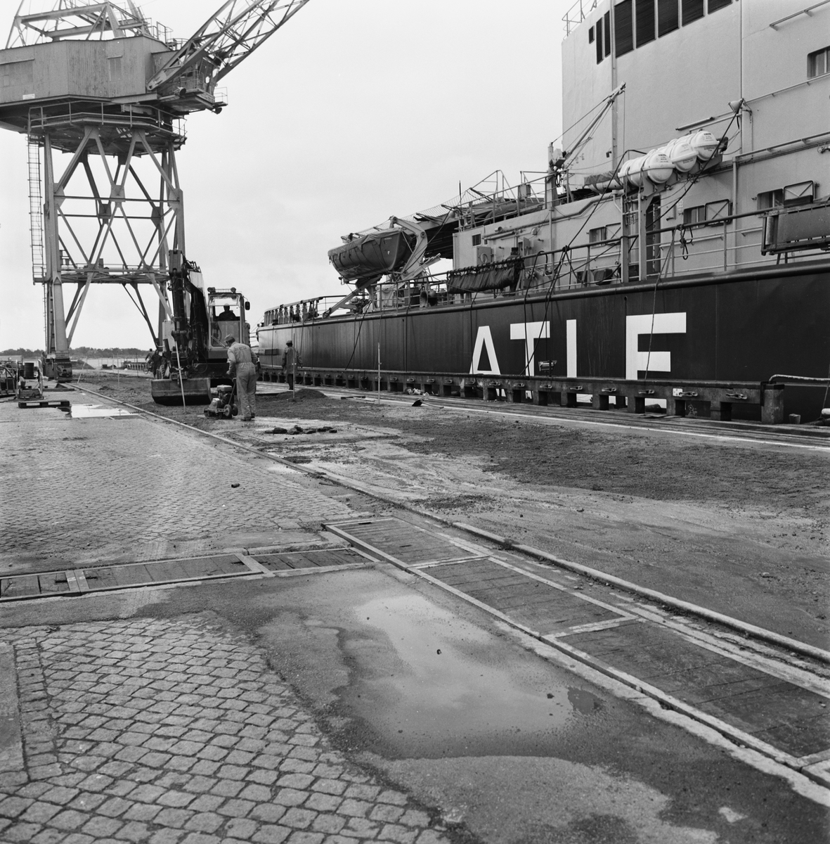 V90938