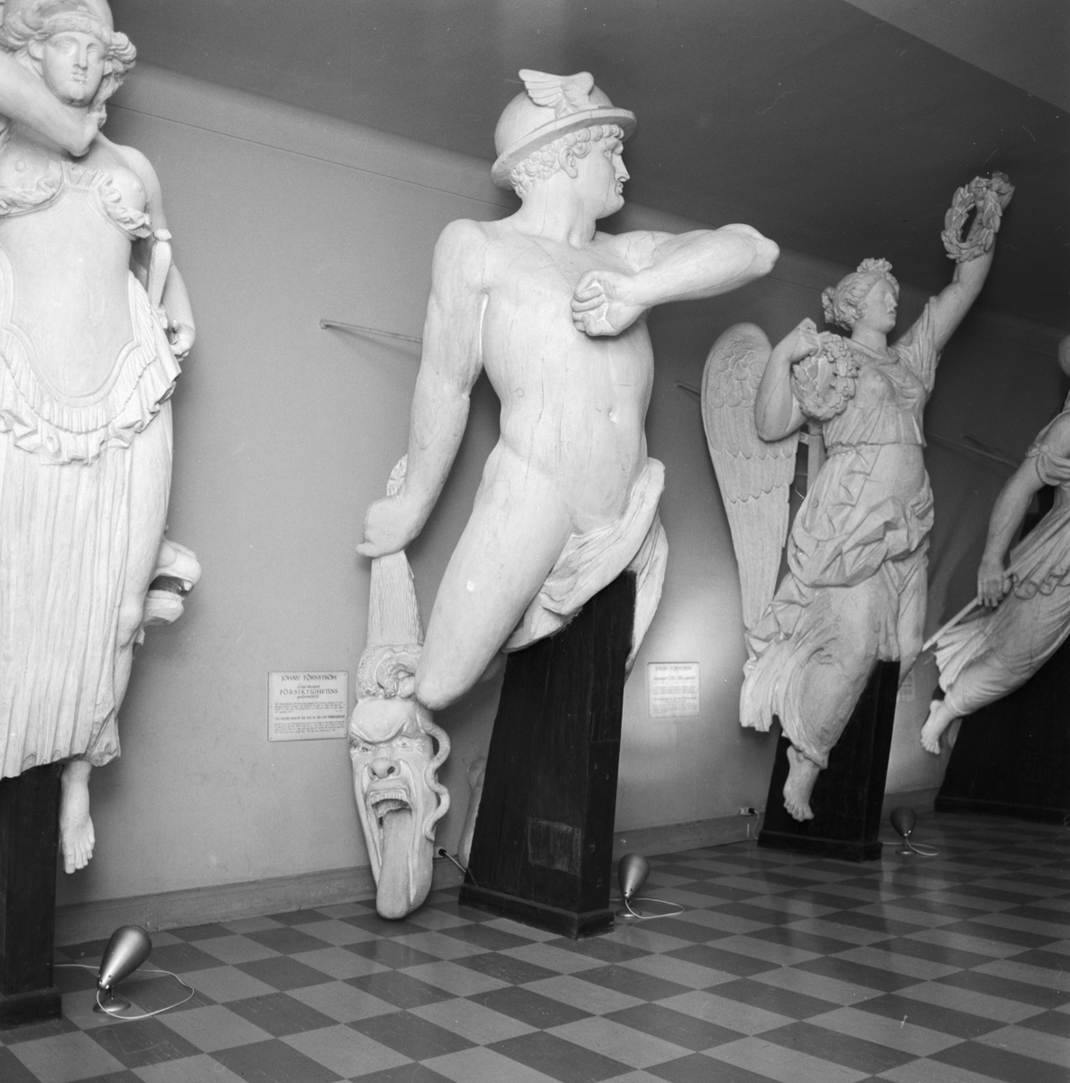 Galjonsfigurerna å marinmuseét